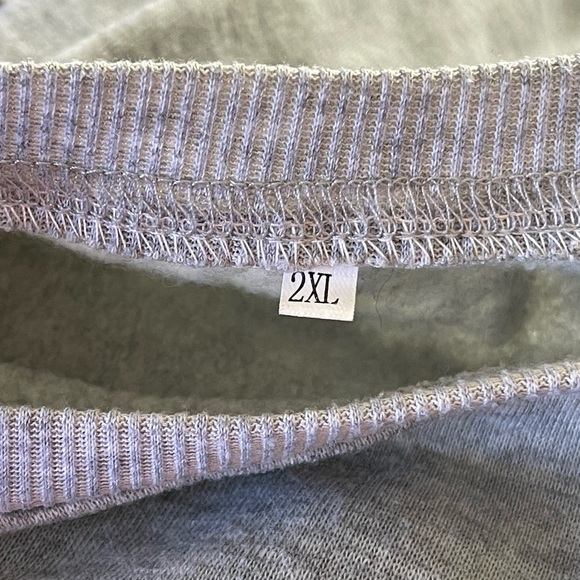 Baseball heart sweatshirt. - Picture 4 of 4